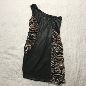 One sleeve fitted mini dress